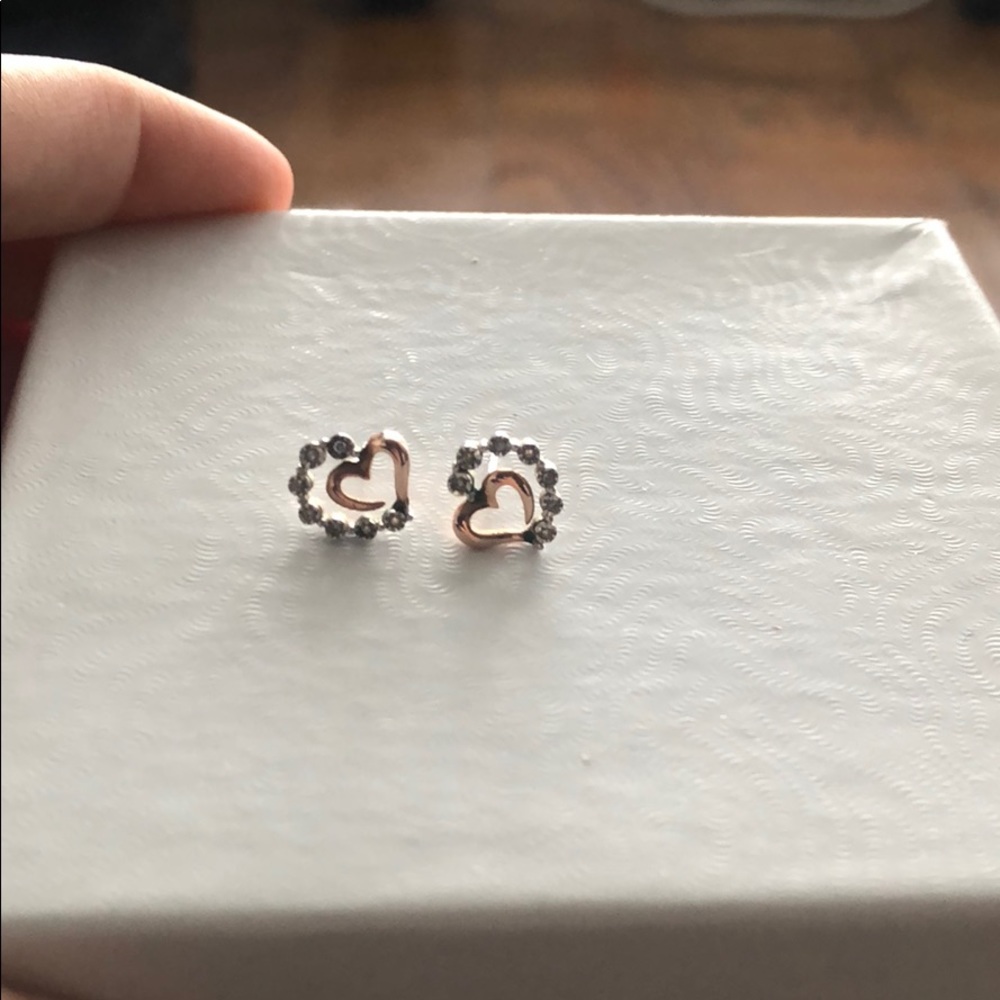 Heart-shaped 14k gold earrings